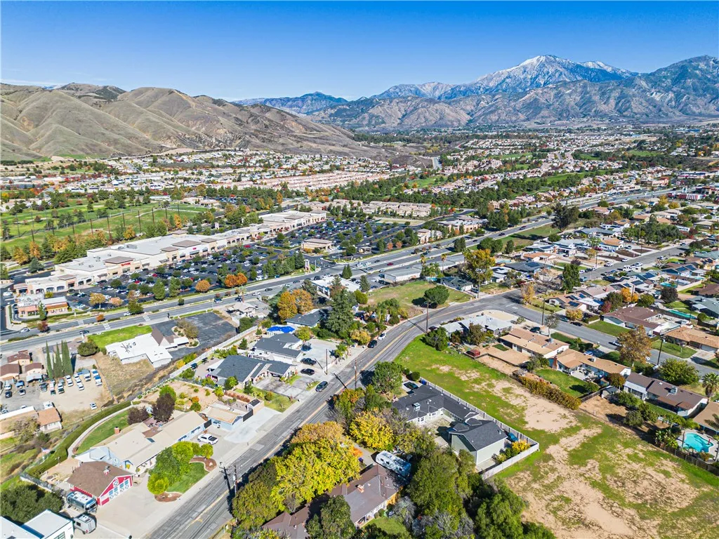 33656 Washington, Yucaipa, California 92399 home-pic-37